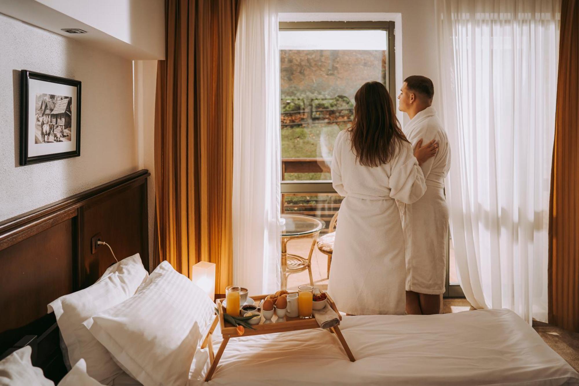Hotel & Restaurant Sofia Сучевица Экстерьер фото