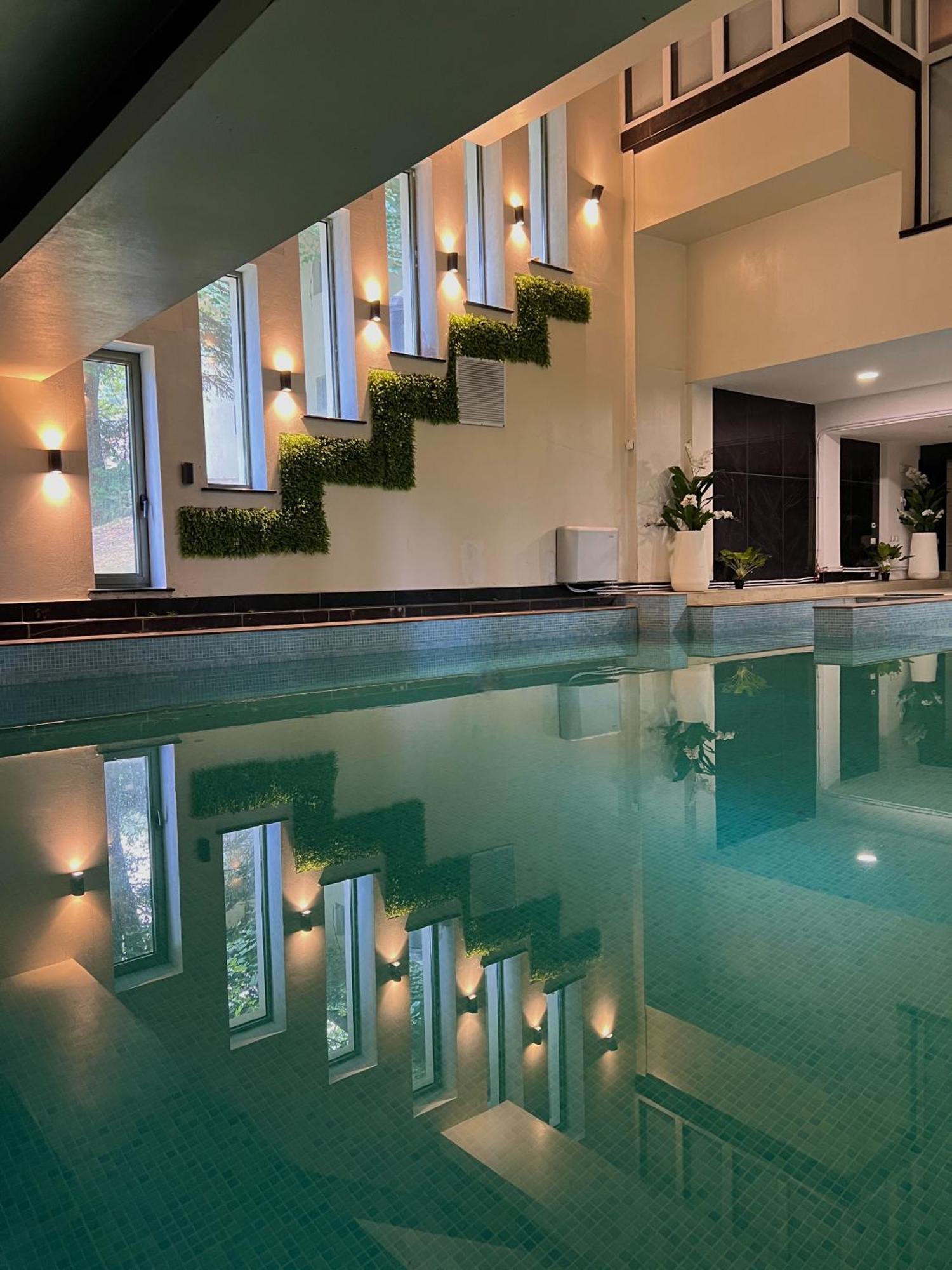 Hotel & Restaurant Sofia Сучевица Экстерьер фото